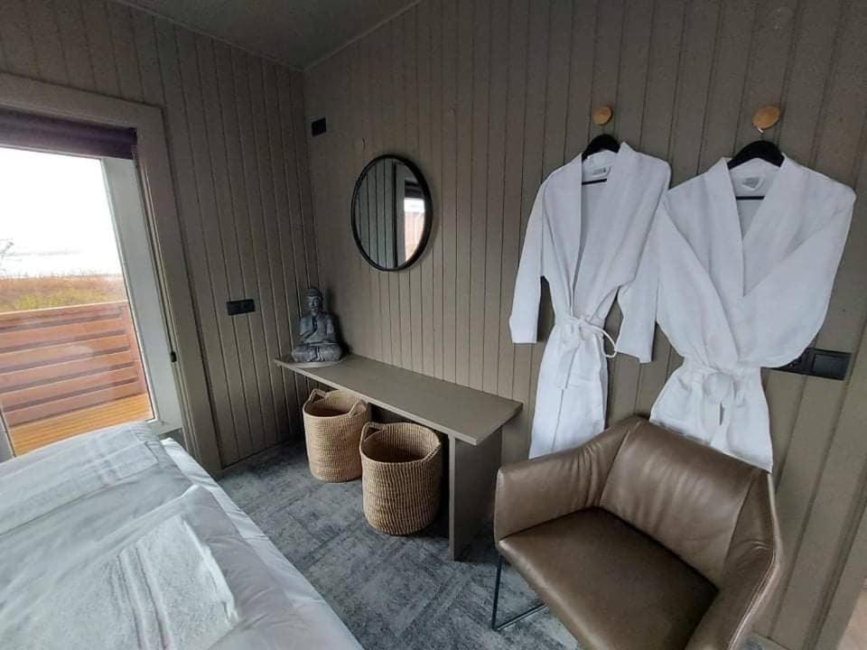 North Inn - Guesthouse And Cabin アークレイリ エクステリア 写真